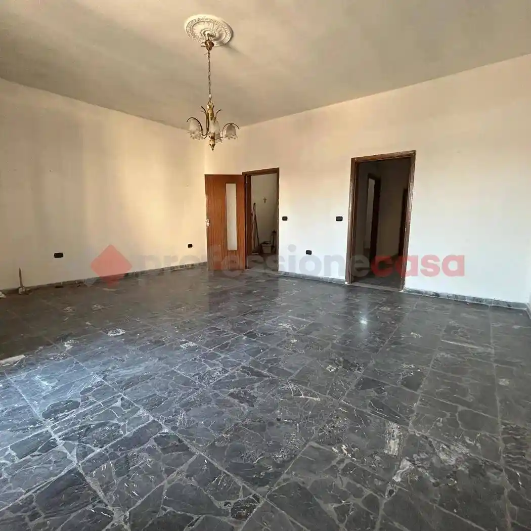 Trilocale piazza Vittorio Veneto , 17, Faggiano - foto 3