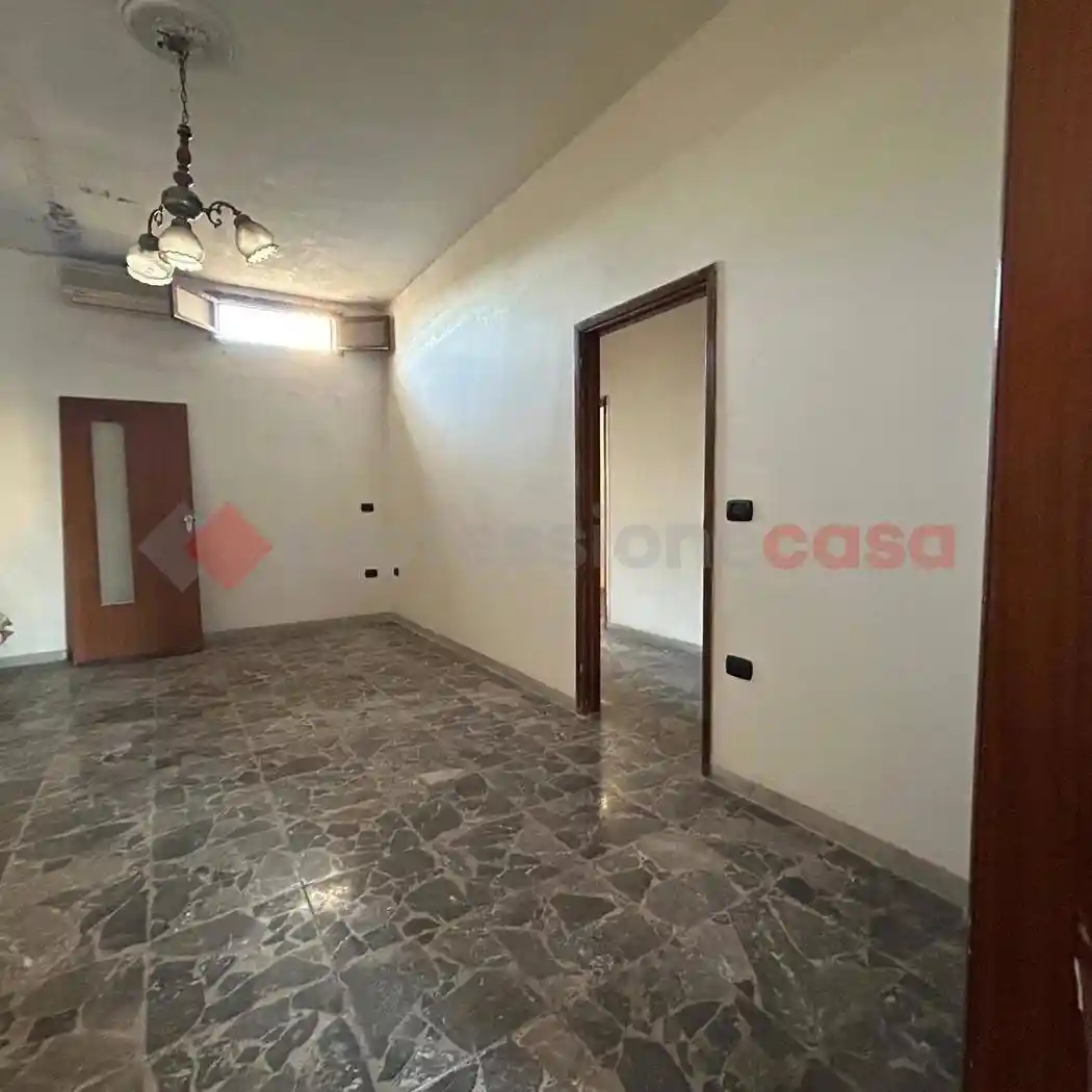 Trilocale piazza Vittorio Veneto , 17, Faggiano - foto 5