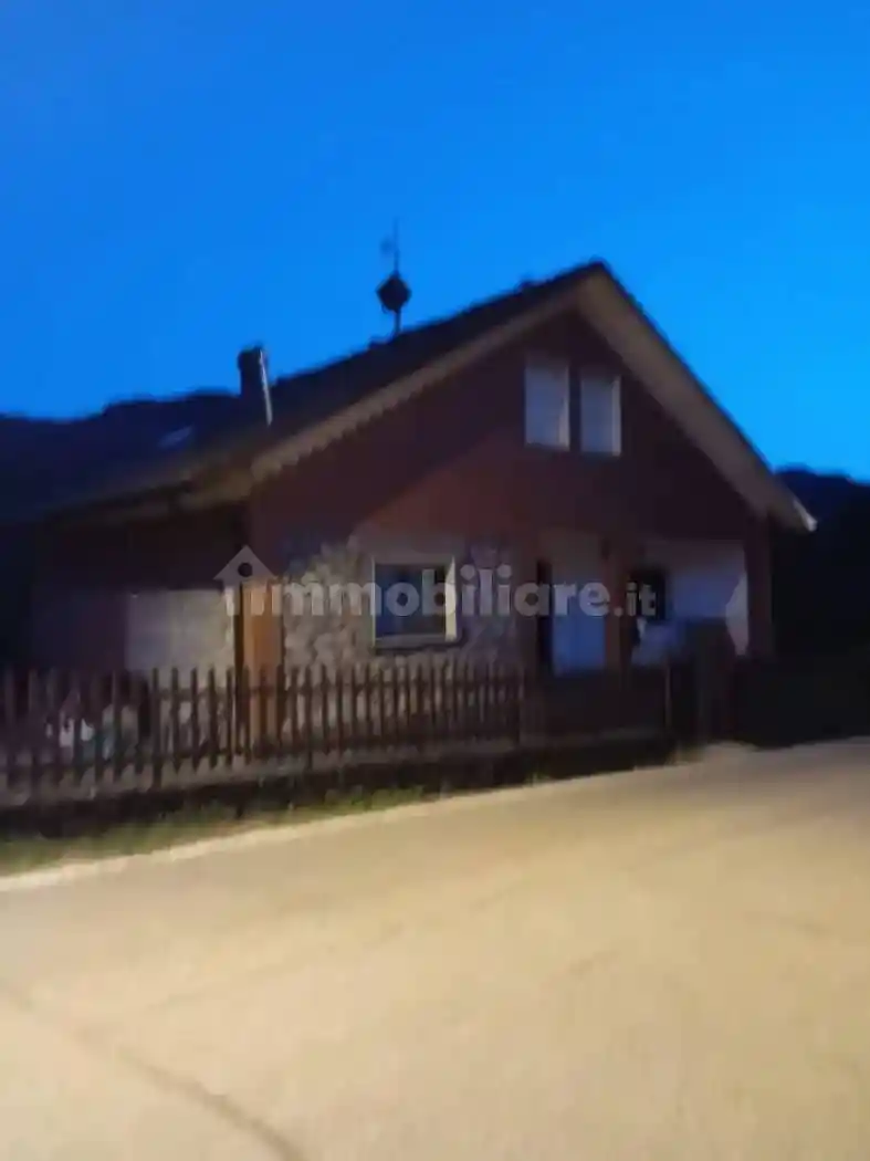 Villa in vendita a Ventasso
