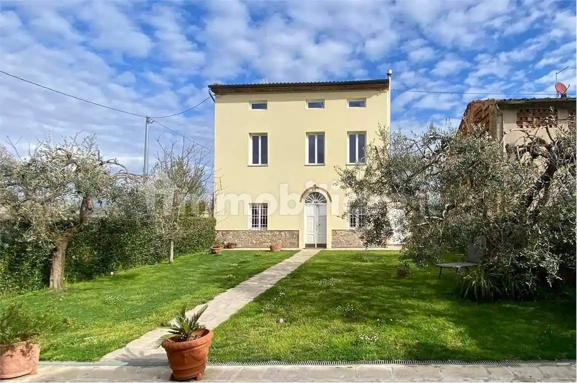 Rustico - Casale in vendita a Capannori