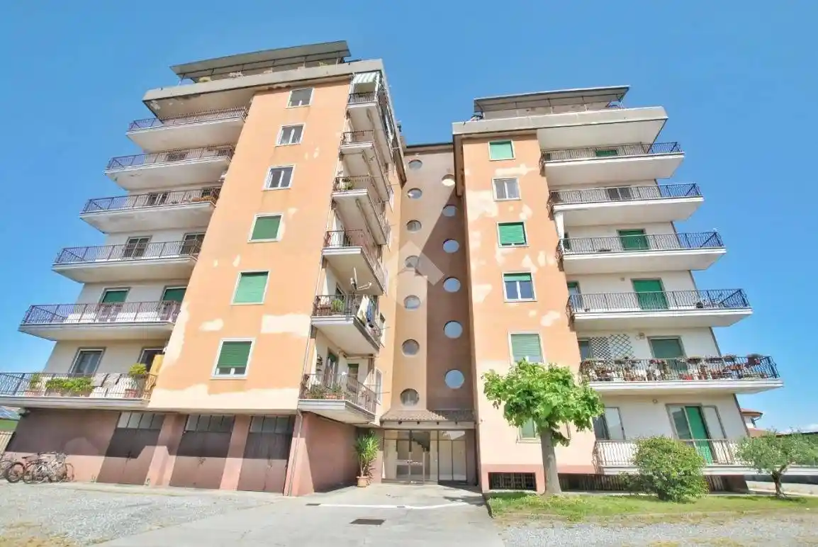 Trilocale via Pasquale Bertazzi 38, Centro, Cigliano - foto 2