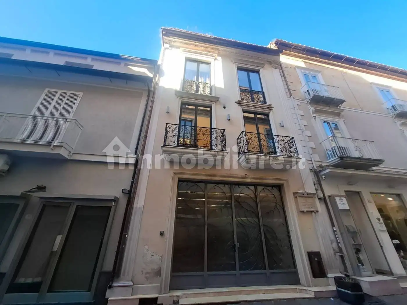 Palazzo - Edificio in vendita a Caserta