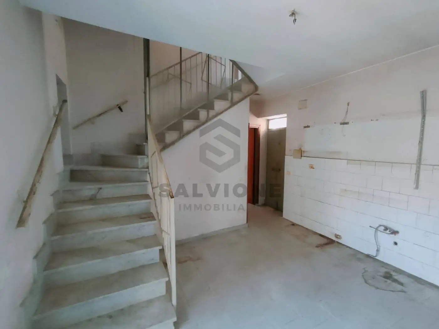 Terratetto unifamiliare 100 m², da ristrutturare, Amorosi - foto 3