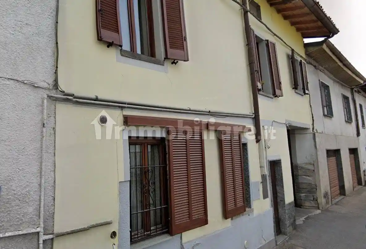 Appartamento in vendita a Carugo