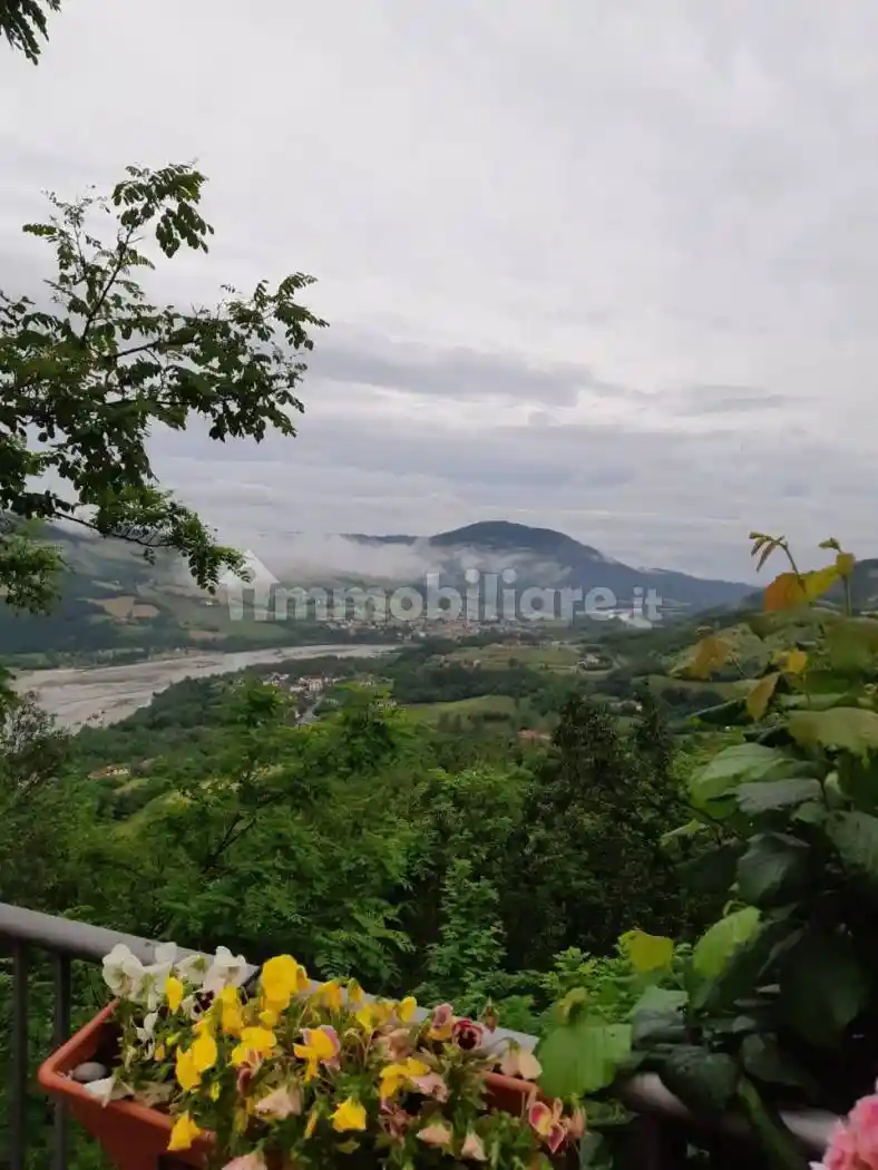 Villa in vendita a Travo