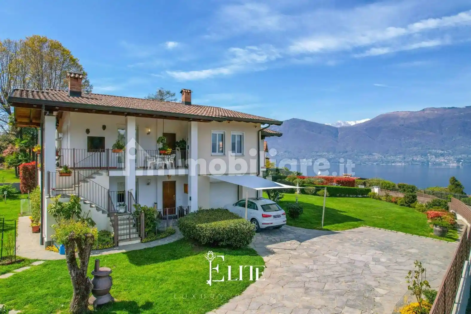 Villa in vendita a Porto Valtravaglia