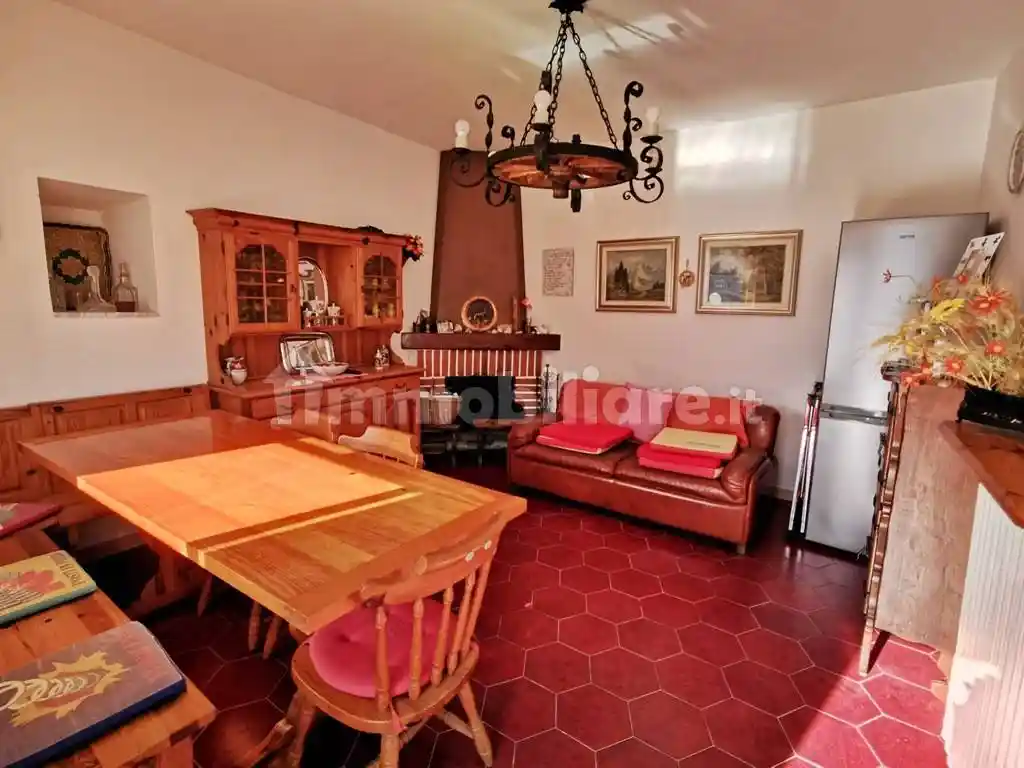 Casa indipendente in vendita a Casale Corte Cerro