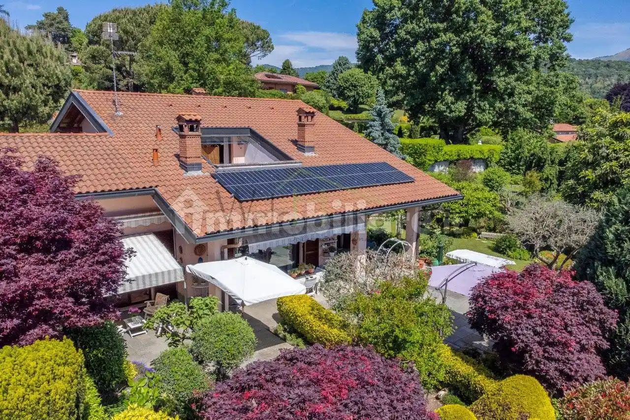 Villa in vendita a Montorfano