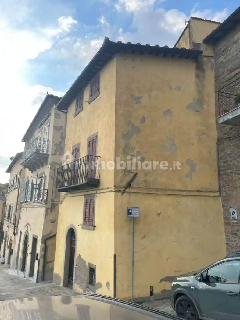 Casa indipendente in vendita a Cortona