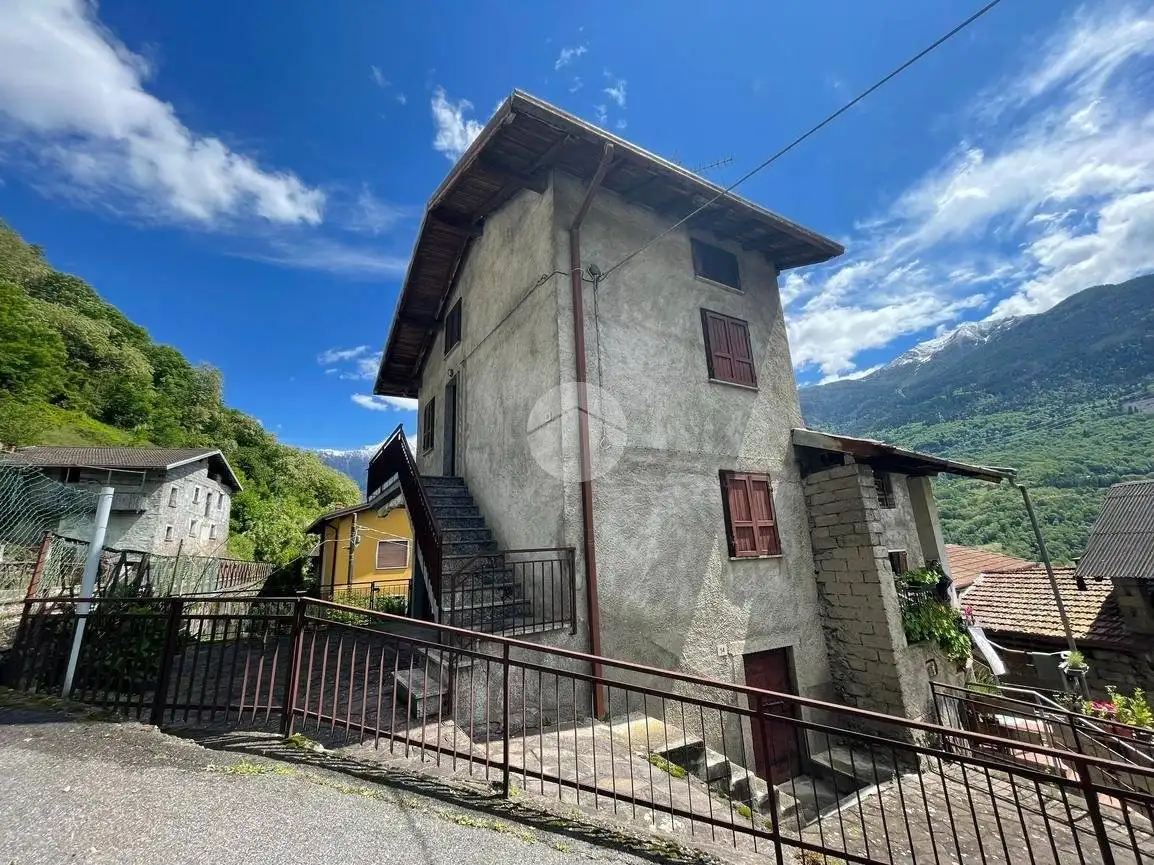 Casa indipendente in vendita a Malonno