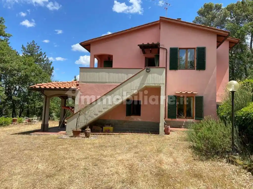 Villa in vendita a Bucine