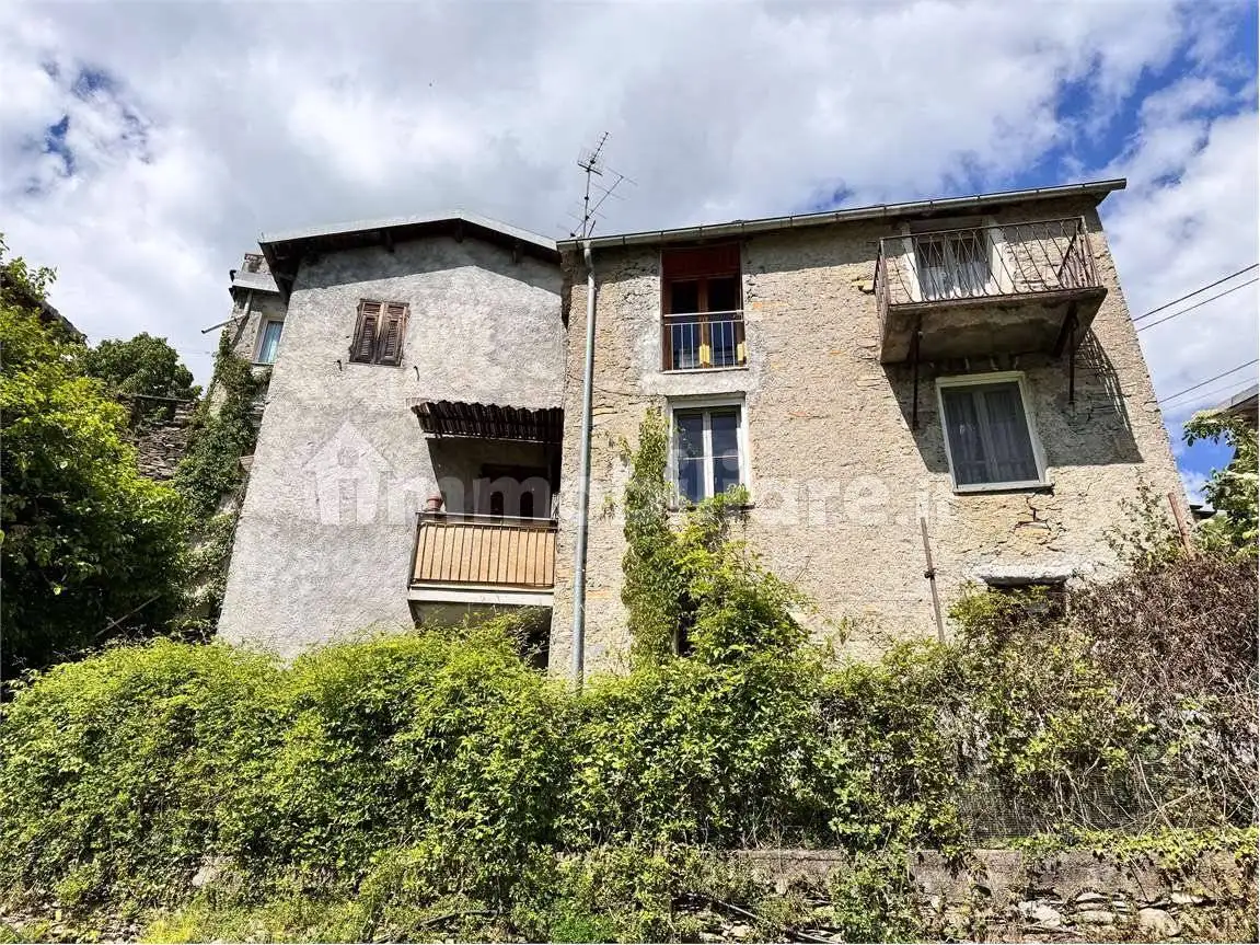Casa indipendente in vendita a Rezzo