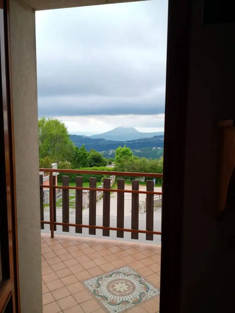 Appartamento in vendita a Erbezzo