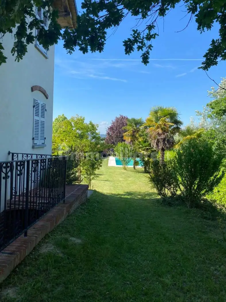 Rustico - Casale in vendita a Rocca d'Arazzo