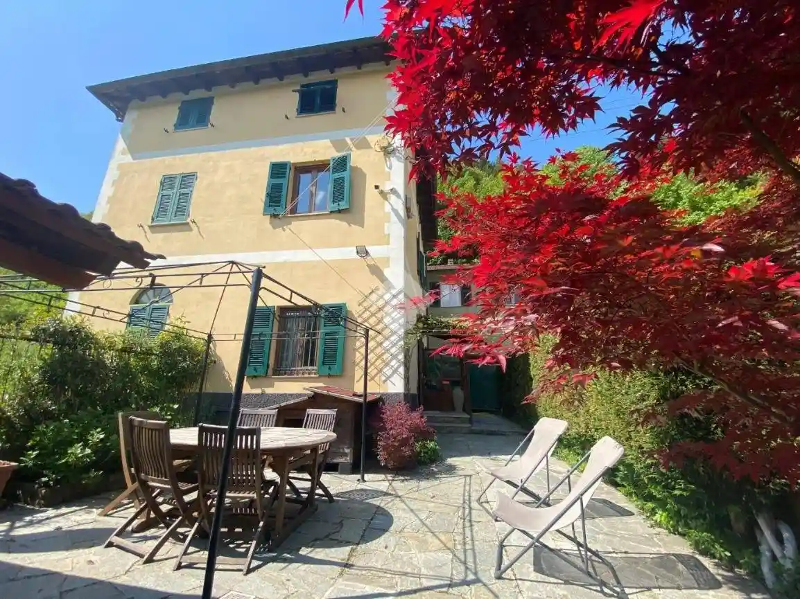 Casa indipendente in vendita a Montoggio