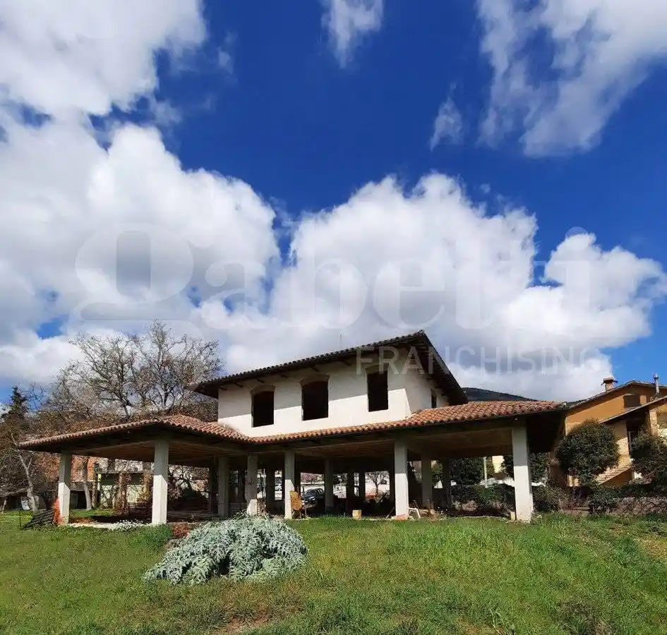 Casa indipendente in vendita a Gubbio