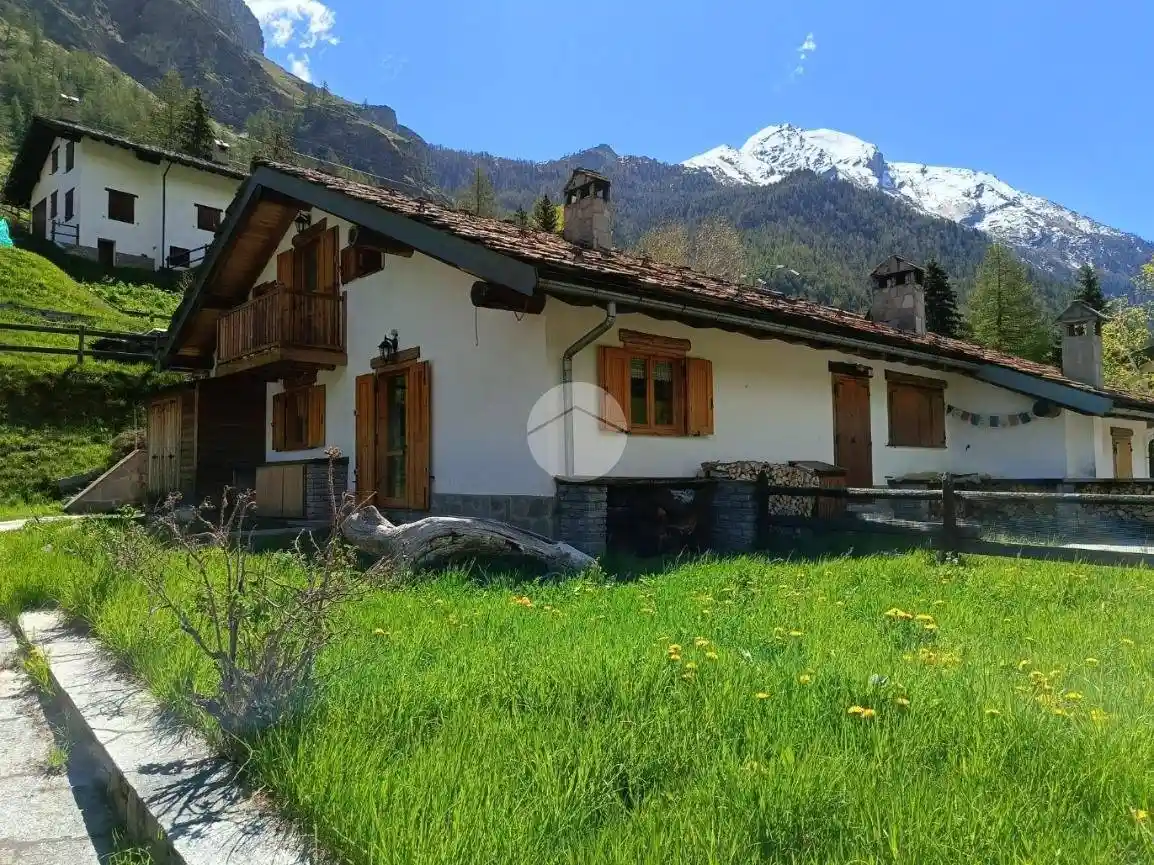 Appartamento in vendita a Valsavarenche