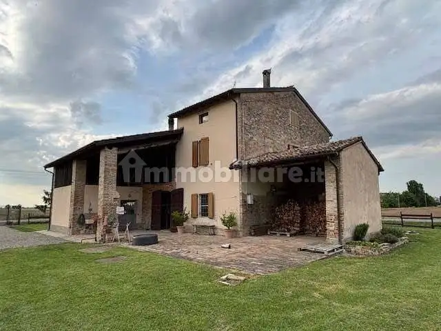 Rustico - Casale in vendita a Besenzone