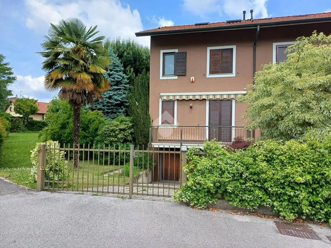 Villetta a schiera in vendita a Imbersago