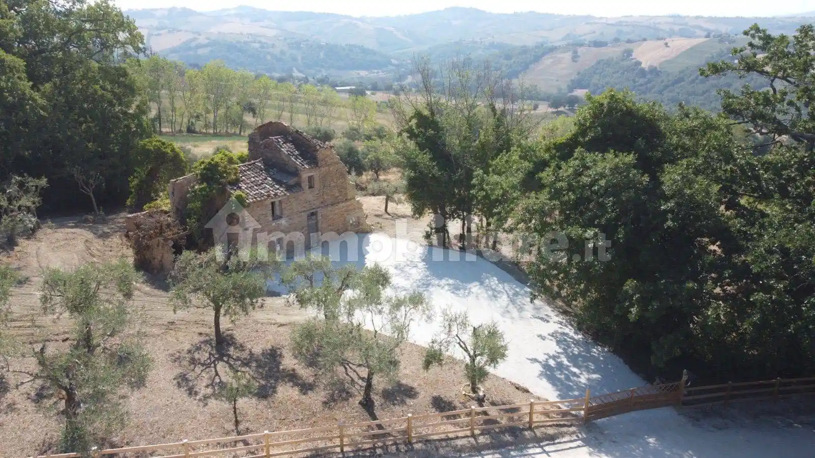 Rustico - Casale in vendita a Loro Piceno