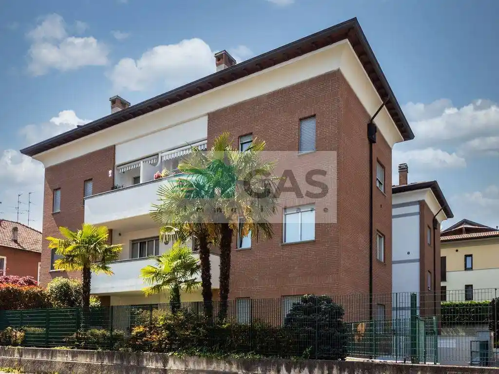 Appartamento in vendita a Carate Brianza