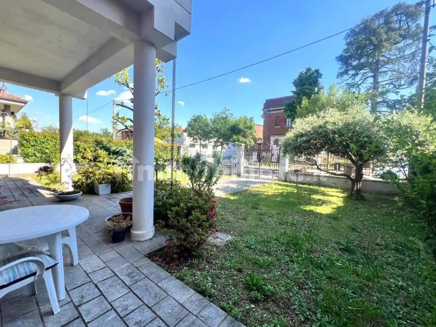 Villa in vendita a Caronno Pertusella