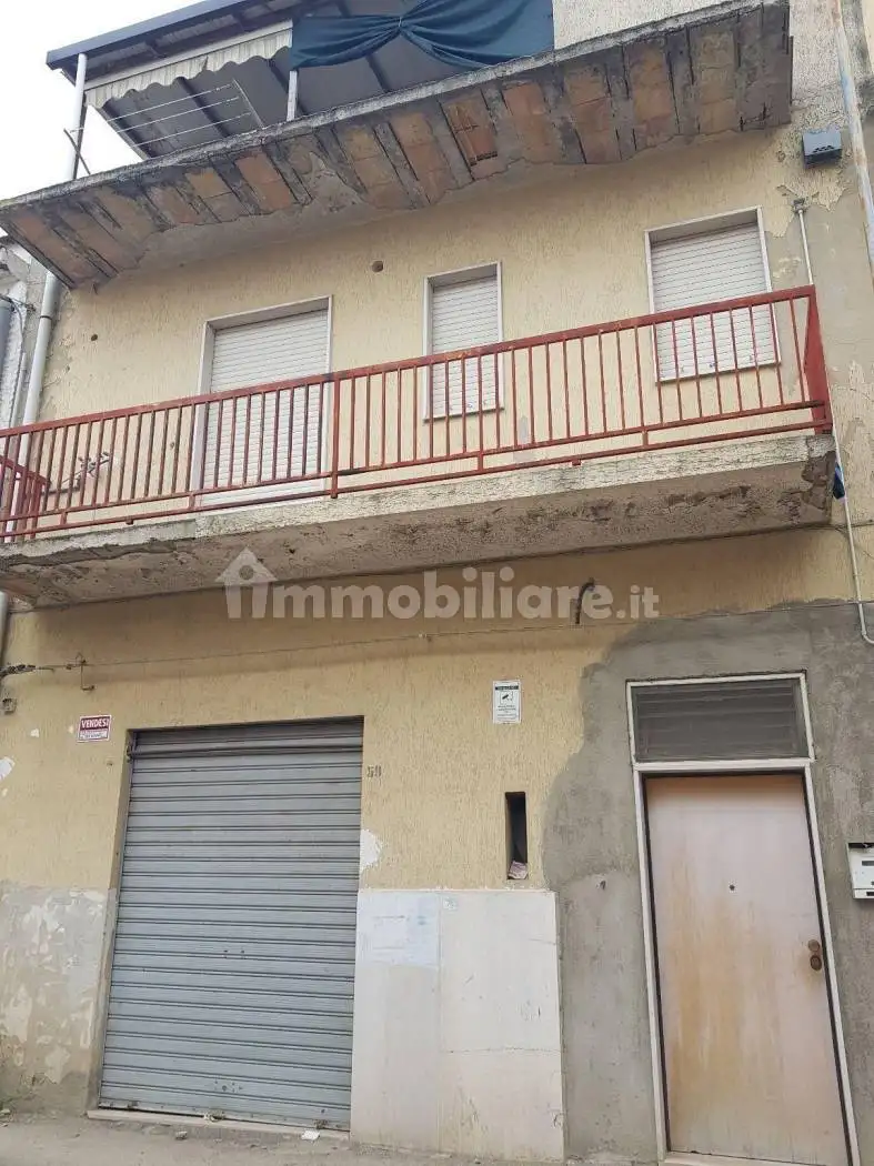 Palazzo - Edificio in vendita a Carapelle