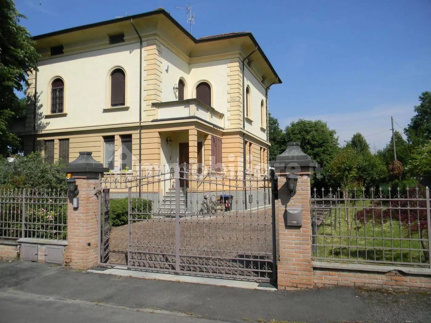 Villa bifamiliare via Clementi 4, Centro, Busseto
