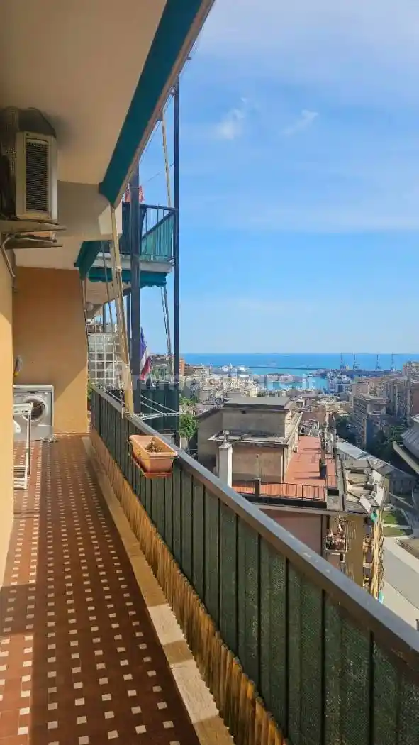 Appartamento in vendita a Genova