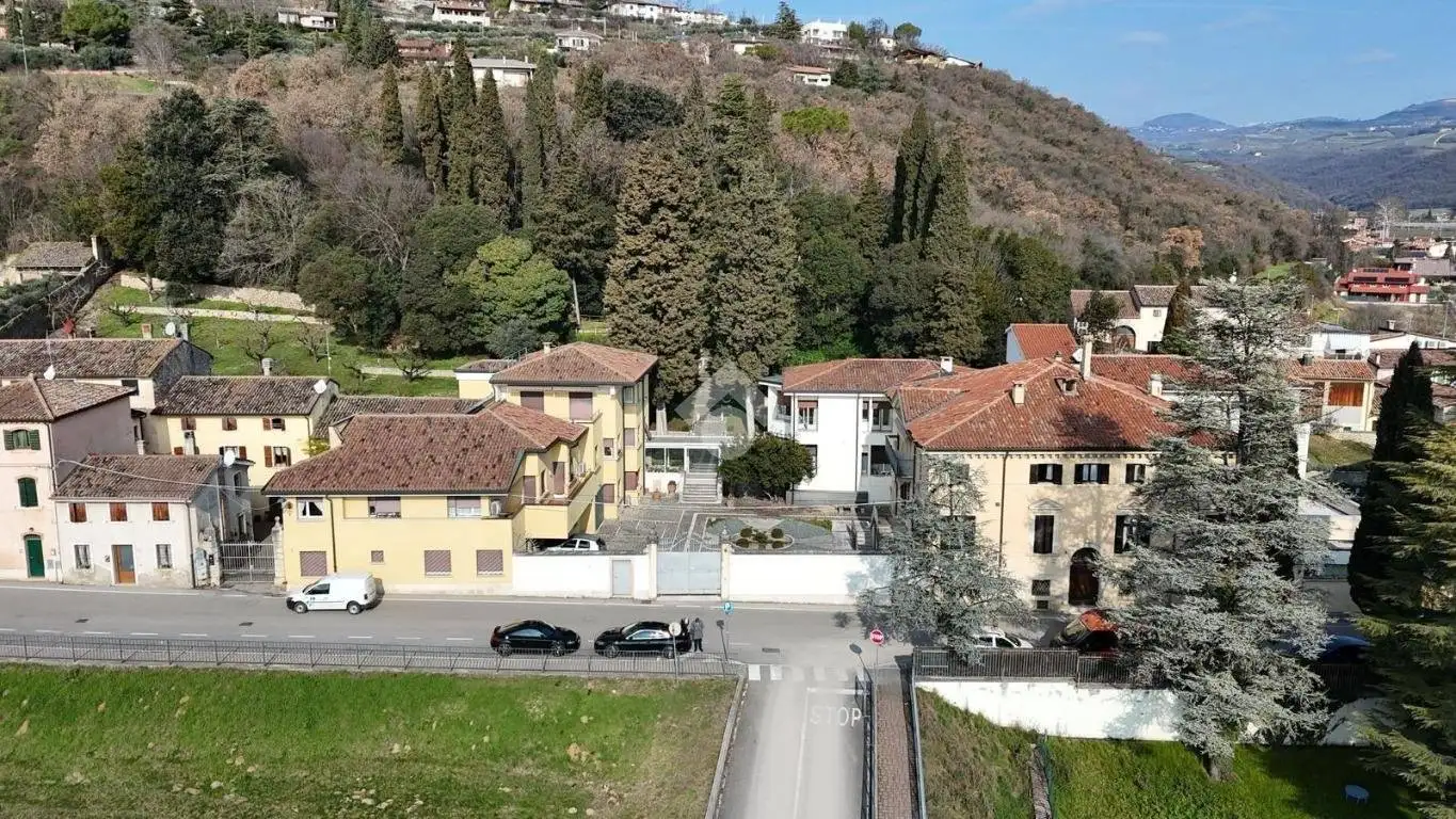 Villa in vendita a Mezzane di Sotto