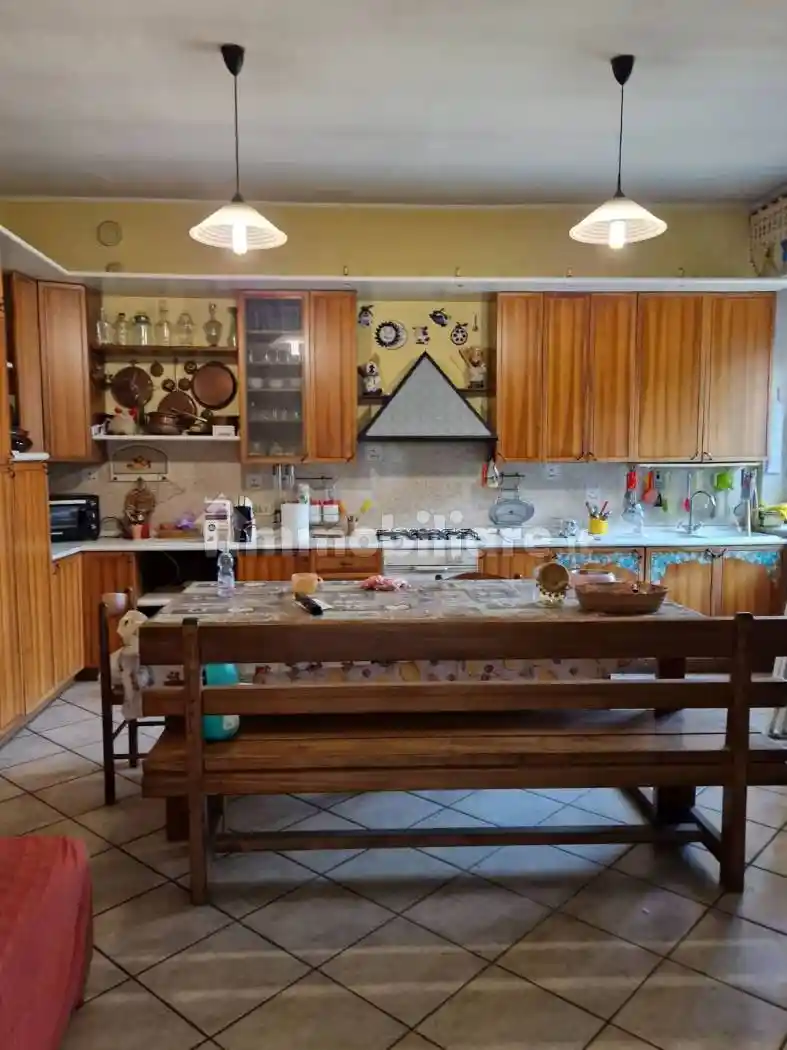 Villa in vendita a Suardi