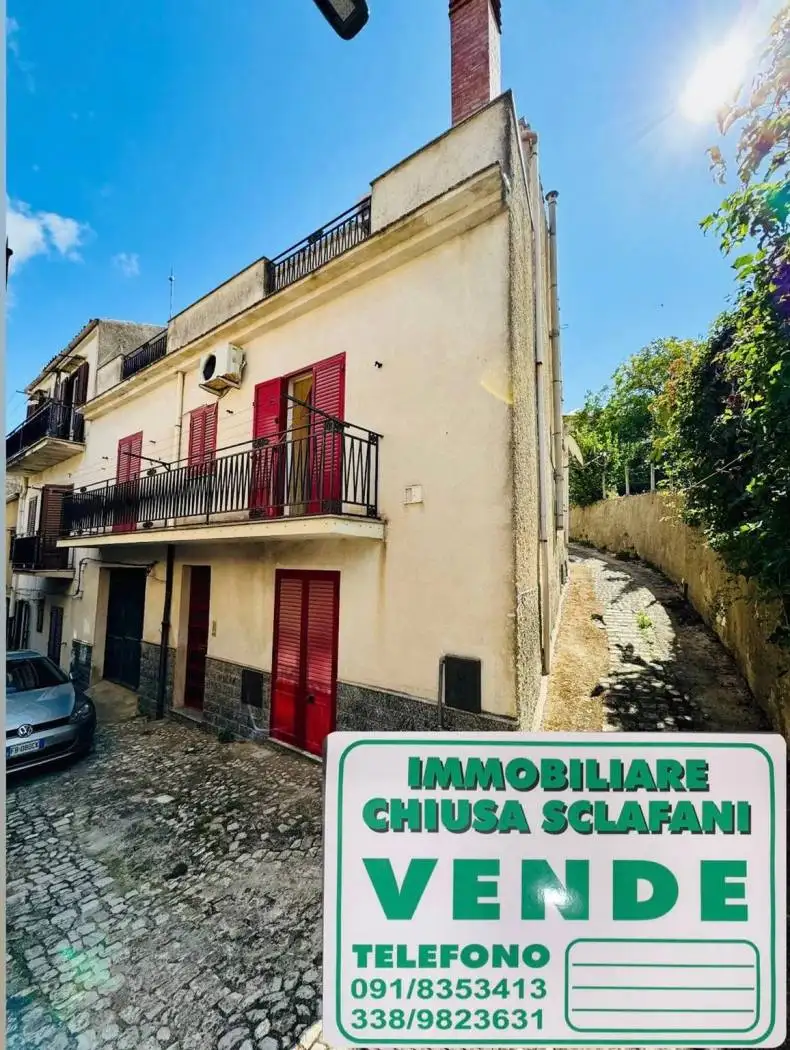 Villa in vendita a Palazzo Adriano