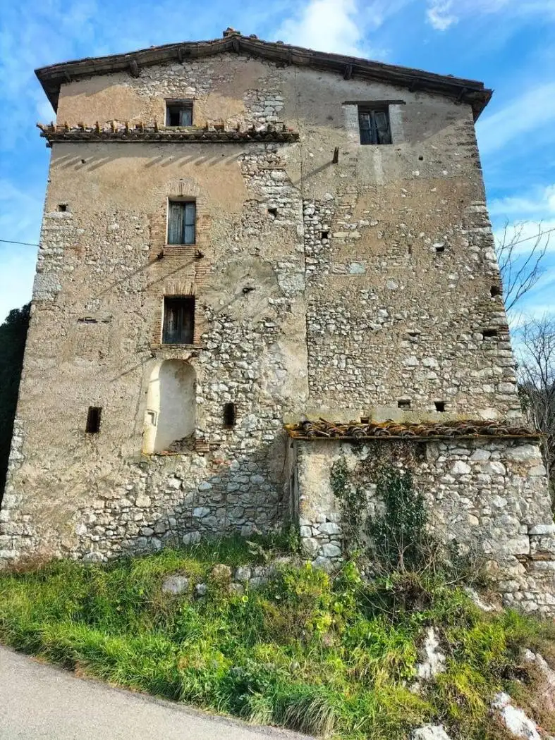 Rustico - Casale in vendita a Terni