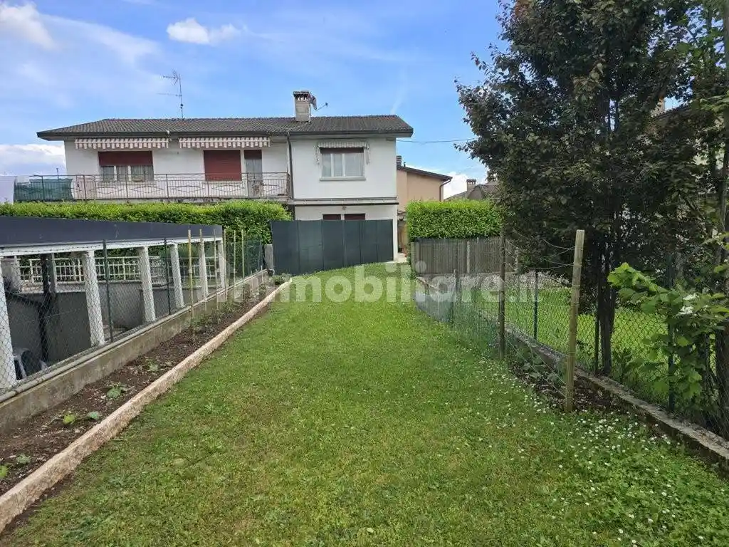 Villa in vendita a Gavardo