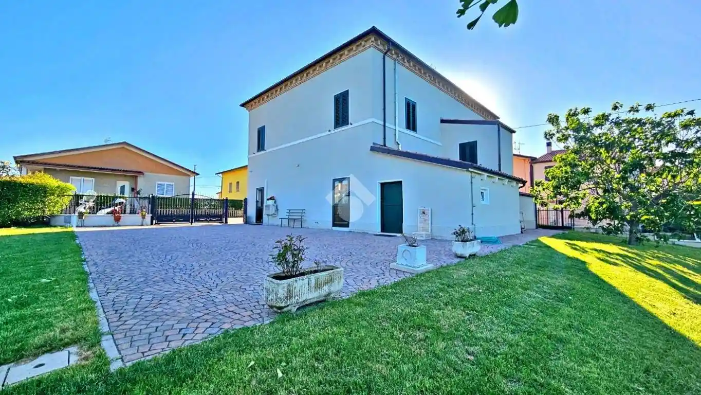 Casa indipendente in vendita a Tavoleto