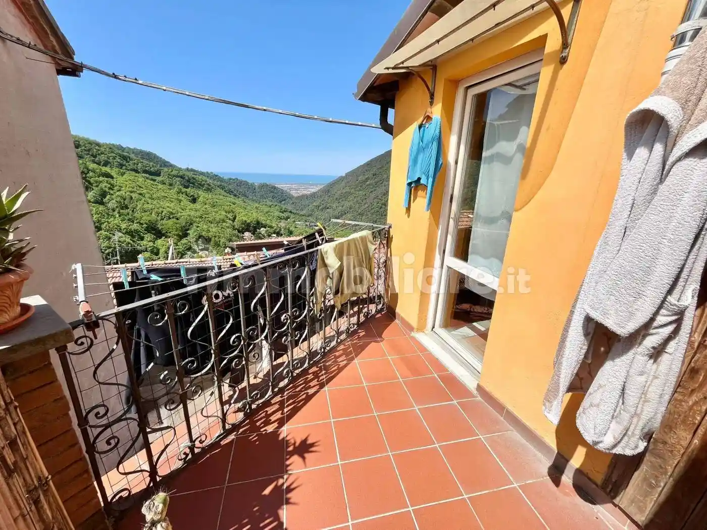Casa indipendente in vendita a Massa