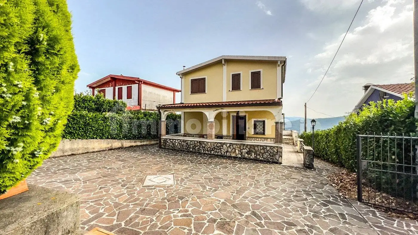 Villa in vendita a Torre Cajetani