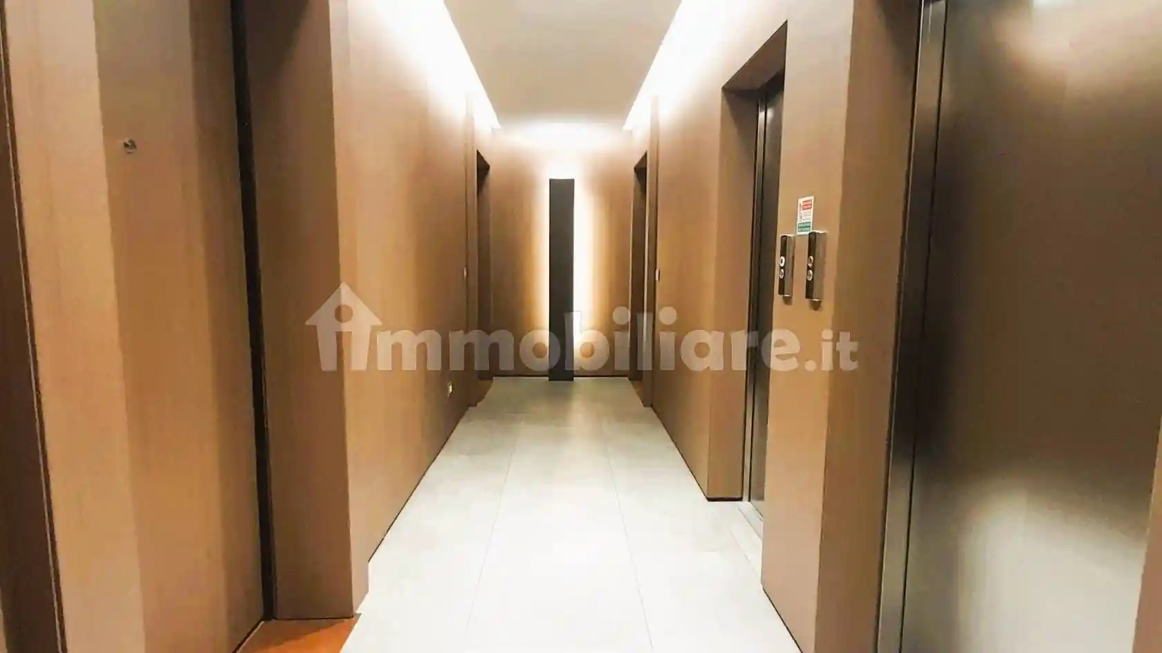 Trilocale via Pola 4, Isola, Milano - foto 5