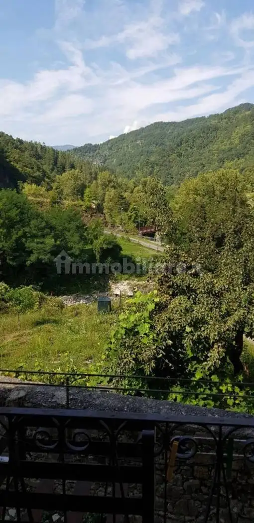 Villa in vendita a Ottone