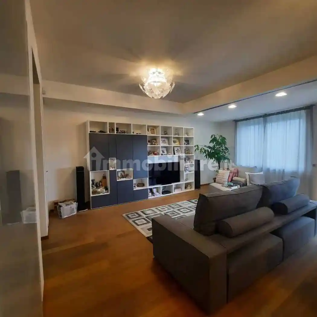 Appartamento in vendita a Piacenza