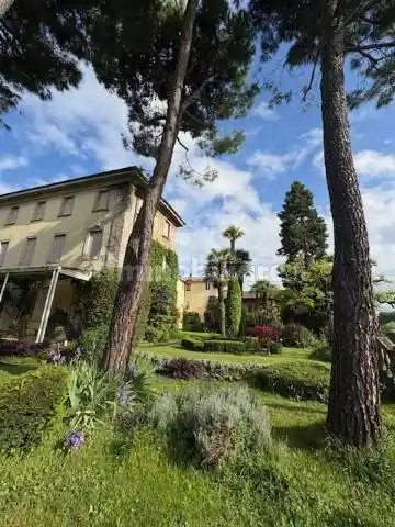 Palazzo - Edificio in vendita a Seriate