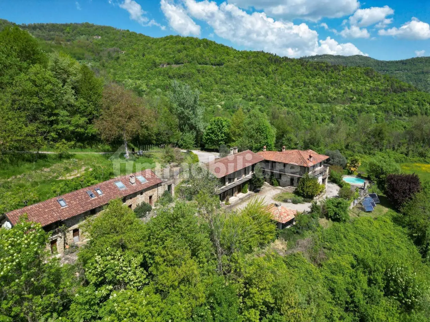 Rustico - Casale in vendita a Mombarcaro