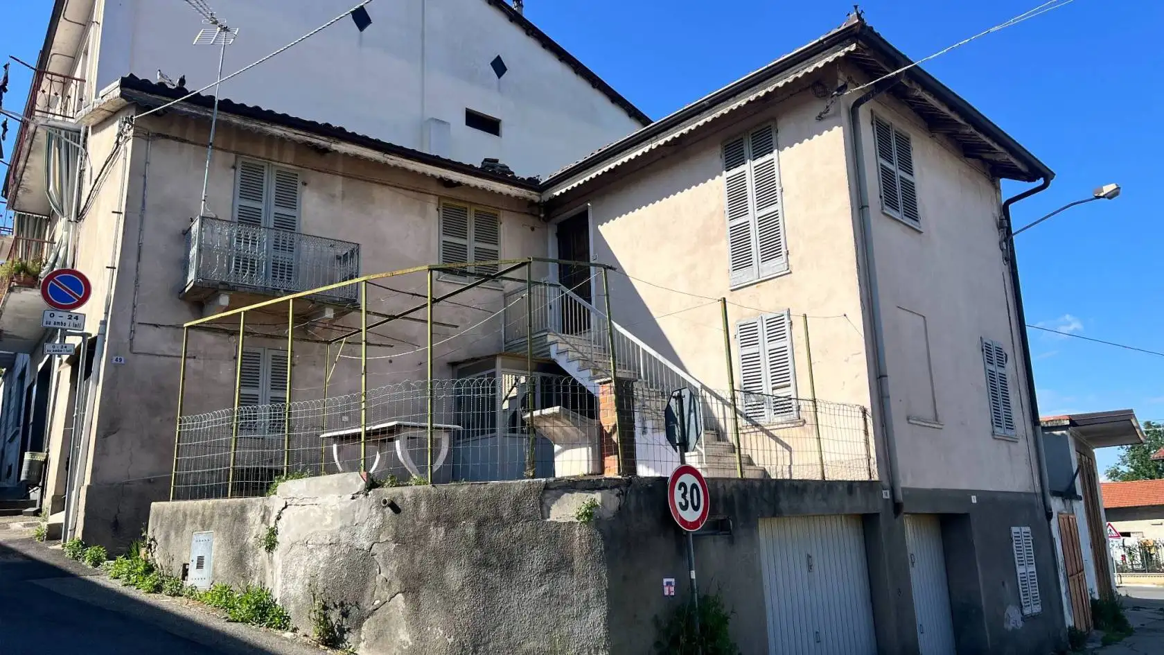 Palazzo - Edificio in vendita a Montechiaro d'Asti