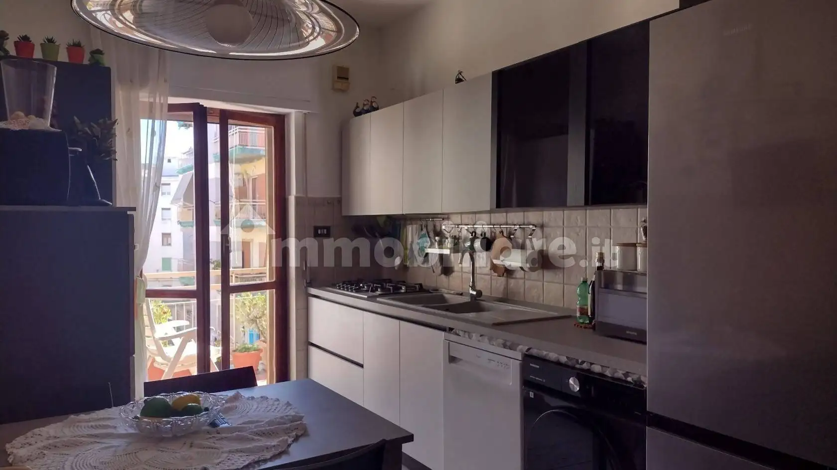 Appartamento in vendita a Napoli