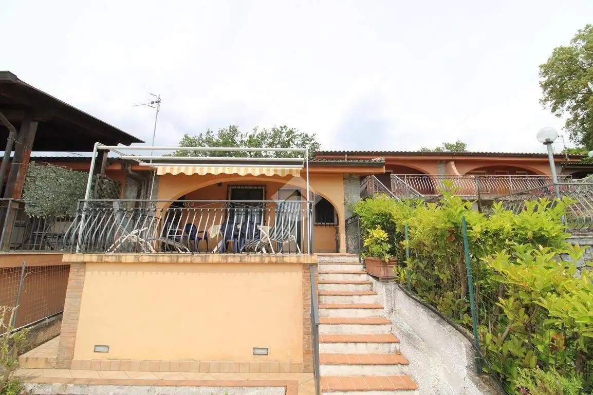 Villetta a schiera in vendita a Ispani