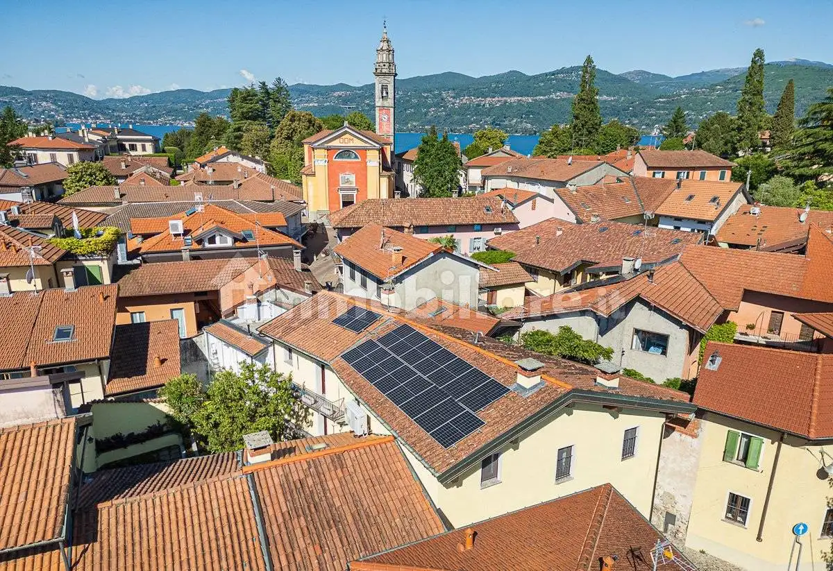 Casa indipendente in vendita a Ispra