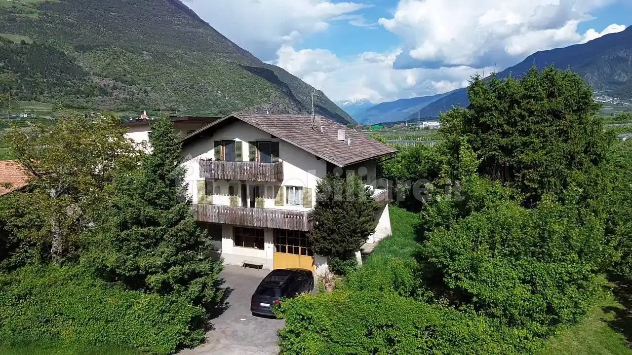 Palazzo - Edificio in vendita a Laces