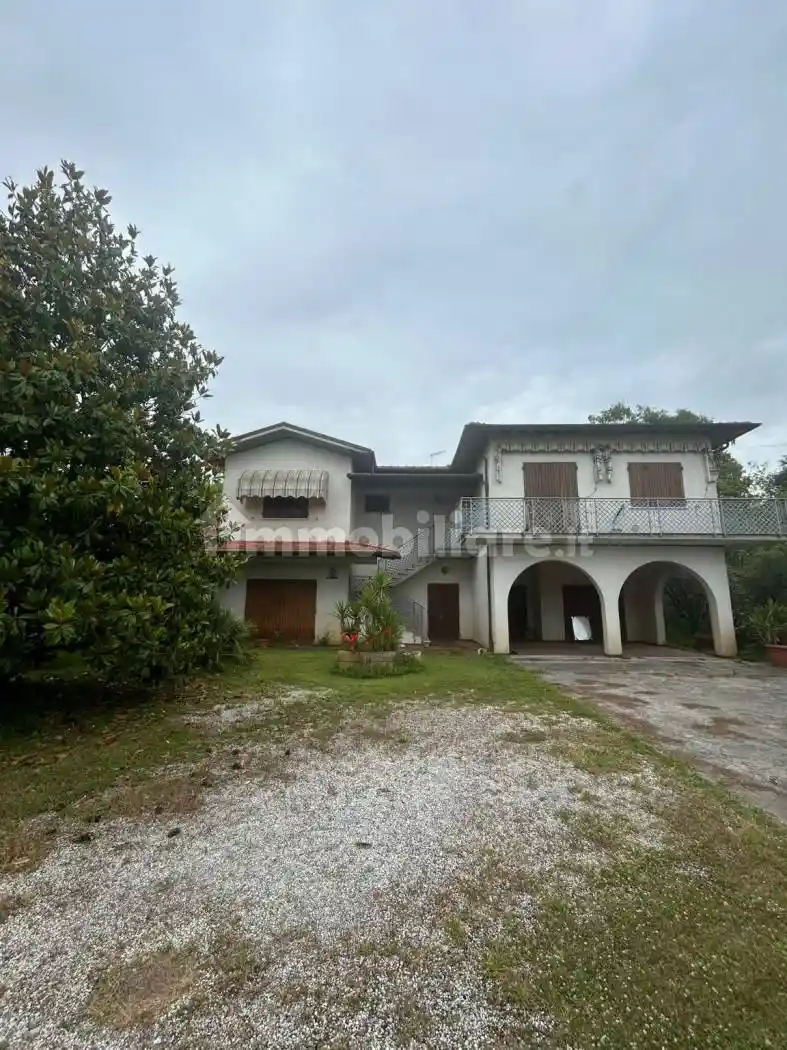 Rustico - Casale in vendita a Pietrasanta