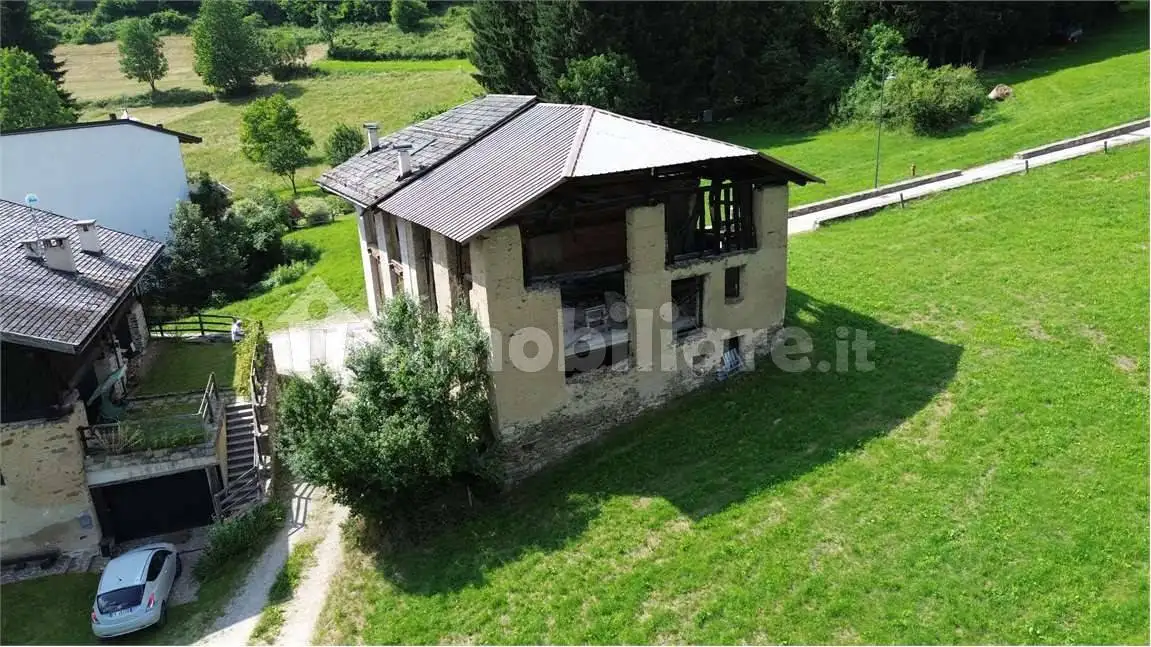 Rustico - Casale in vendita a Pellizzano