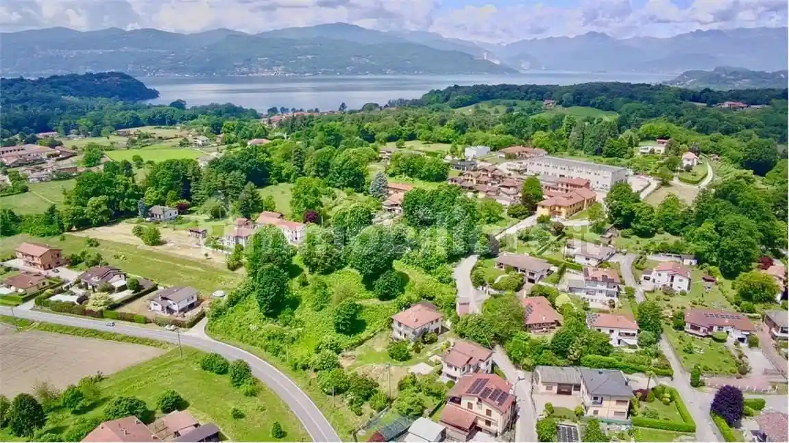 Appartamento in vendita a Brebbia